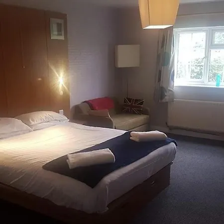 Old Red House Aparthotel 3*