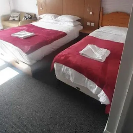 Old Red House 3*